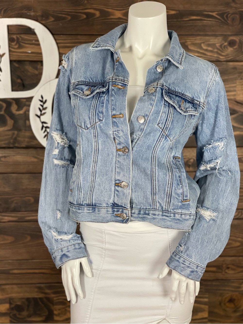 Forever 21 | Light Wash Cropped Distressed Denim Jacket Mid Length Pockets
